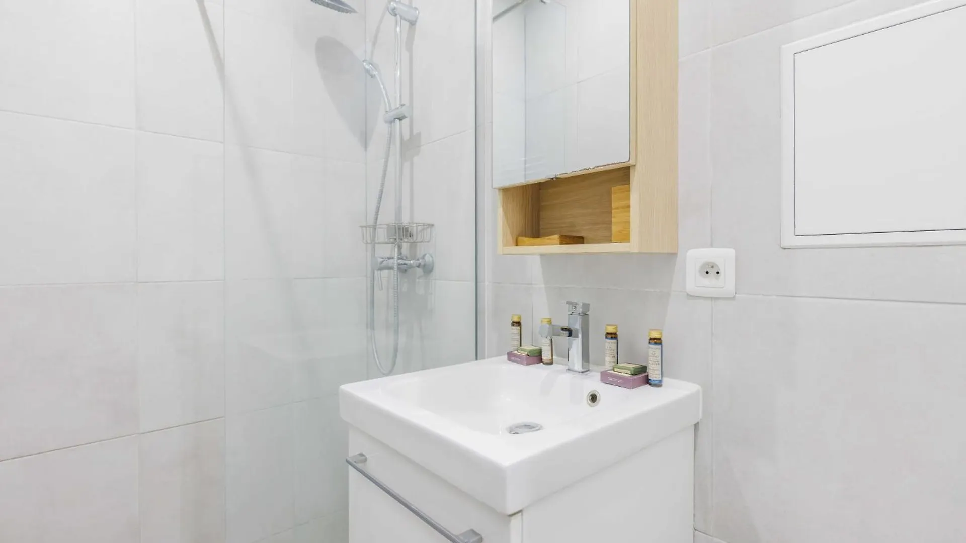 Charming Studio For Two People Jardin Du Luxembourg Apartment Paris